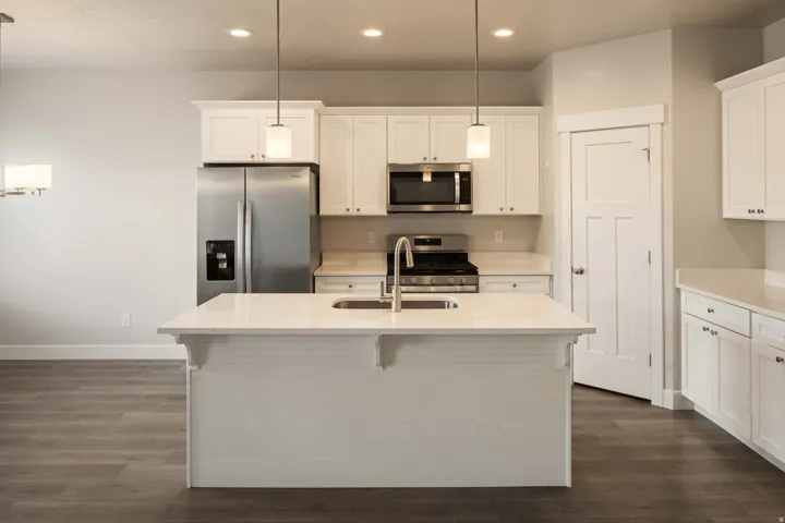 16056 S Bodmin Way, Bluffdale, Utah 84065