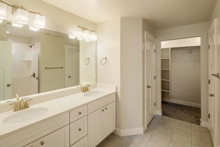 16056 S Bodmin Way, Bluffdale, Utah 84065