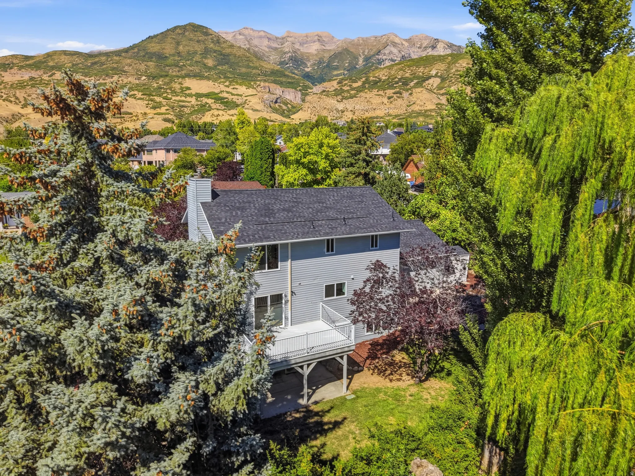 Gorgeous mountain views in the Heatheridge neighborhood