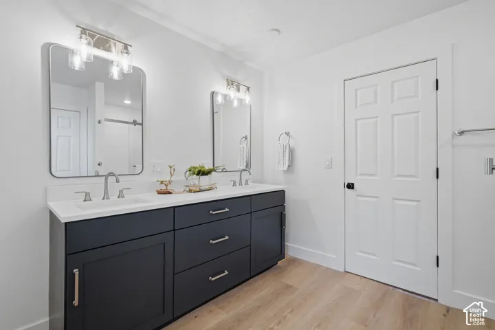 Primary bath with dual vanity