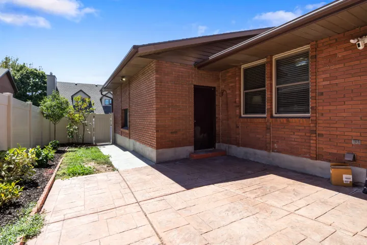 2424 E 4430 S, Holladay, Utah 84124