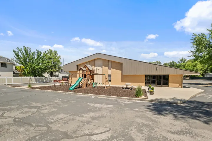 1800 E 5600 S, Holladay, Utah 84121