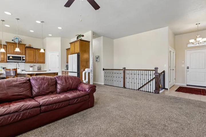 1317 W 2340 N, Clinton, Utah 84015