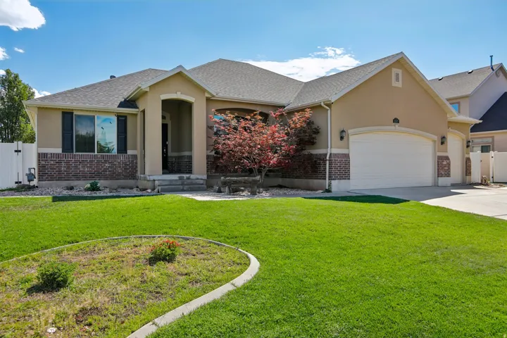 1317 W 2340 N, Clinton, Utah 84015