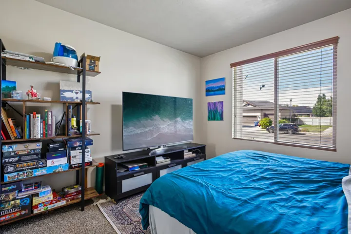 1317 W 2340 N, Clinton, Utah 84015