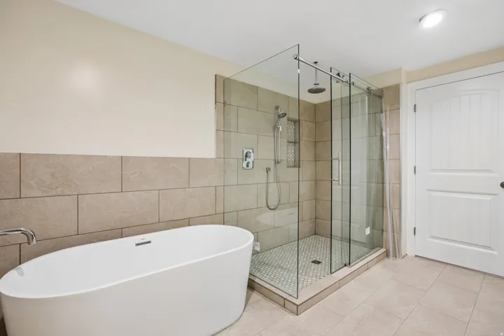 1317 W 2340 N, Clinton, Utah 84015