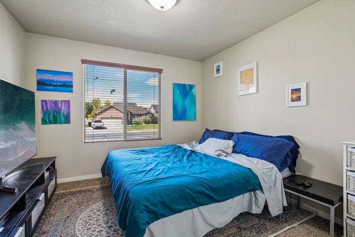 1317 W 2340 N, Clinton, Utah 84015
