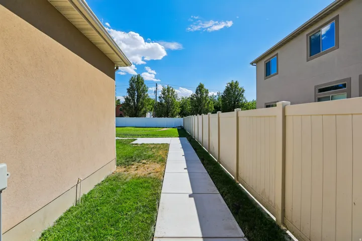 1317 W 2340 N, Clinton, Utah 84015