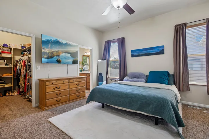 1317 W 2340 N, Clinton, Utah 84015