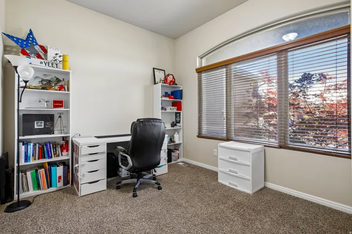 1317 W 2340 N, Clinton, Utah 84015