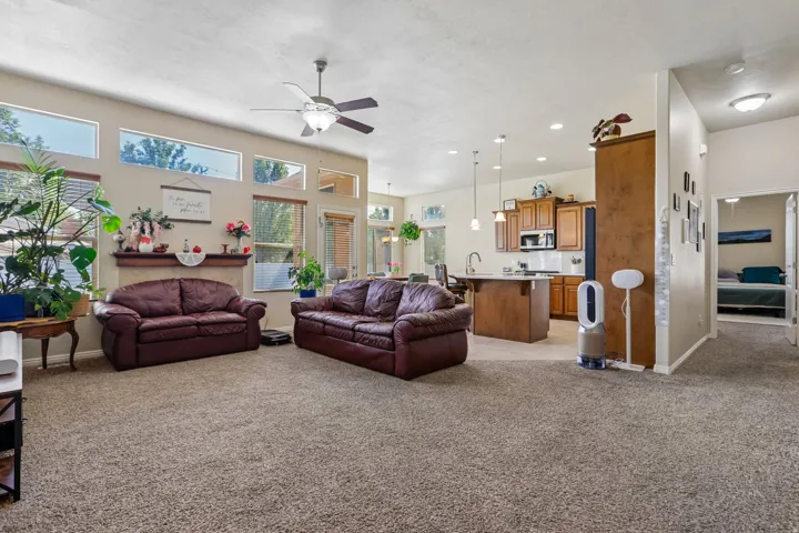 1317 W 2340 N, Clinton, Utah 84015