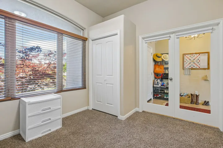 1317 W 2340 N, Clinton, Utah 84015