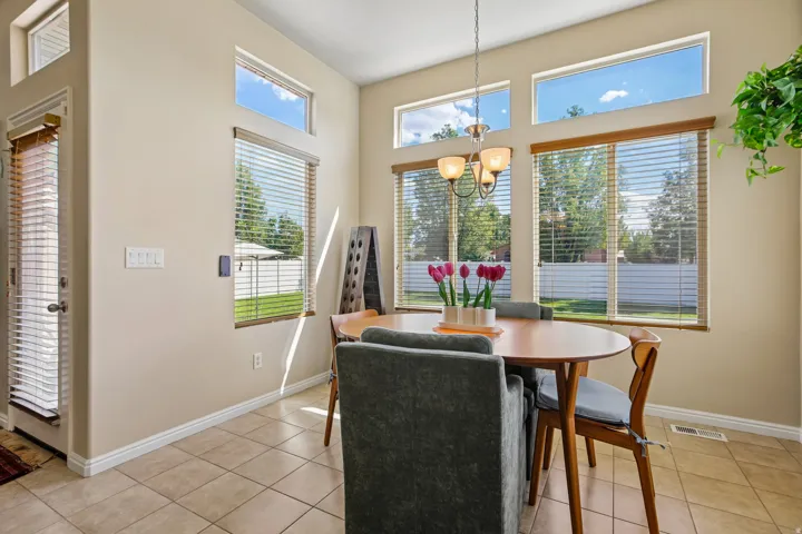 1317 W 2340 N, Clinton, Utah 84015