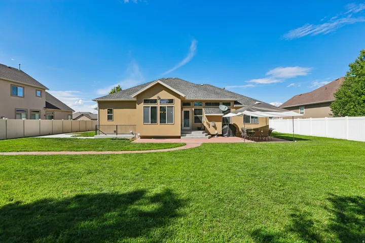 1317 W 2340 N, Clinton, Utah 84015