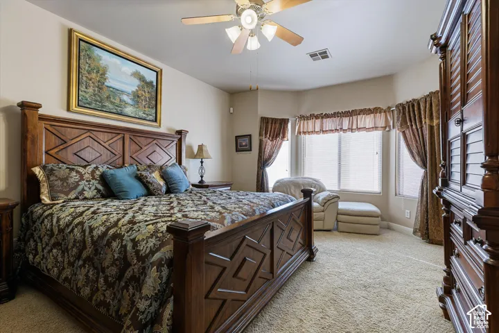 Tray ceiling with recessed lighting