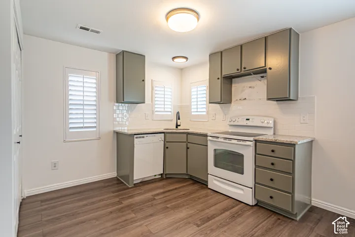 ADU 1 Kitchen