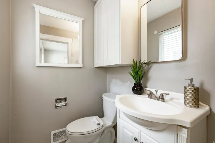 2562 E 3210 S, Salt Lake City, Utah 84109