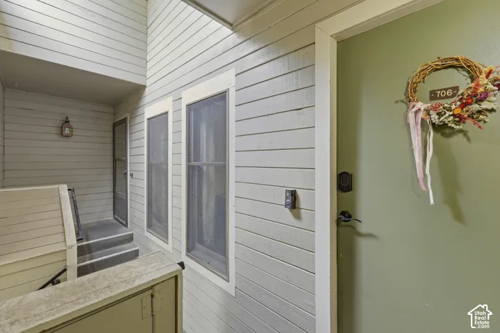 Entry door with an electronic lock and doorbell system