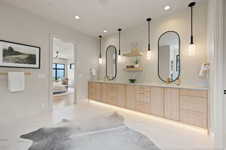 6 E Eastern Peak Cv, Sandy, Utah 84092