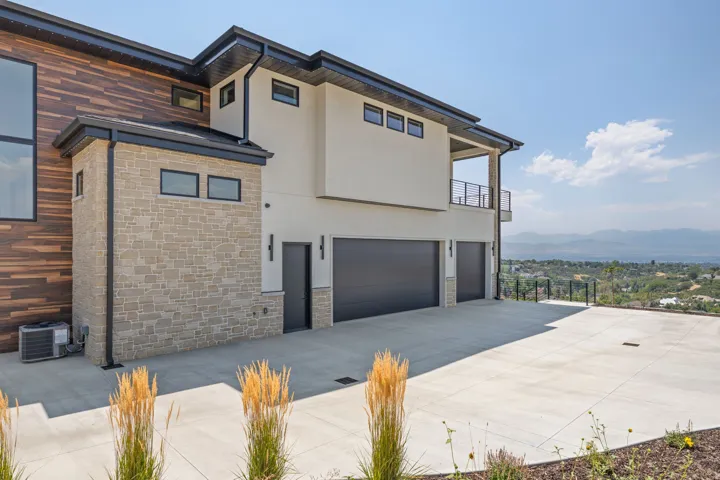 6 E Eastern Peak Cv, Sandy, Utah 84092