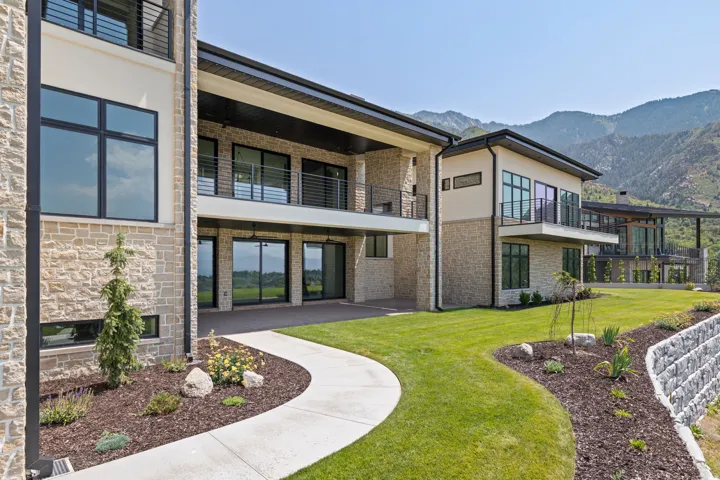 6 E Eastern Peak Cv, Sandy, Utah 84092