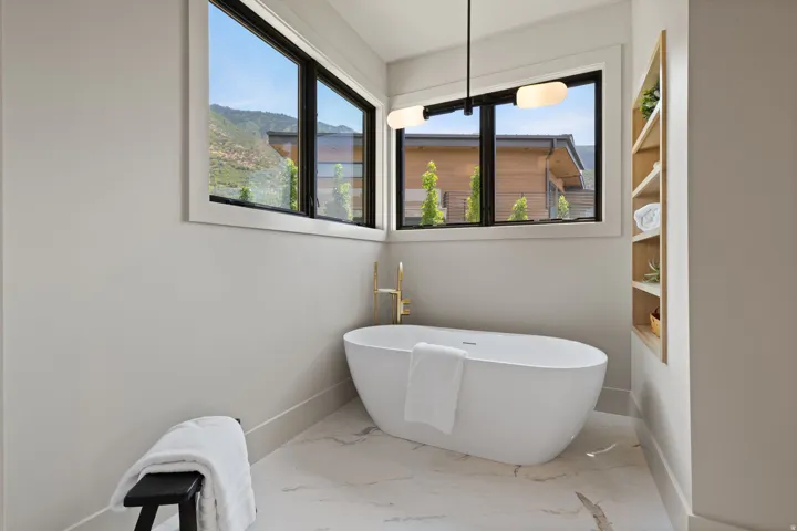 6 E Eastern Peak Cv, Sandy, Utah 84092