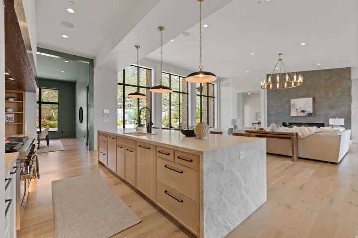 6 E Eastern Peak Cv, Sandy, Utah 84092