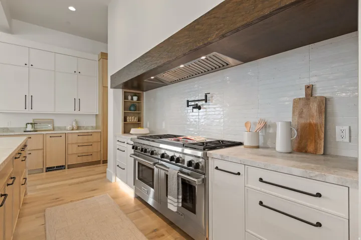 6 E Eastern Peak Cv, Sandy, Utah 84092