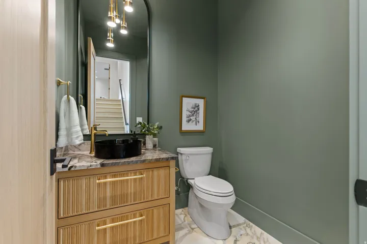 1/2 Bathroom