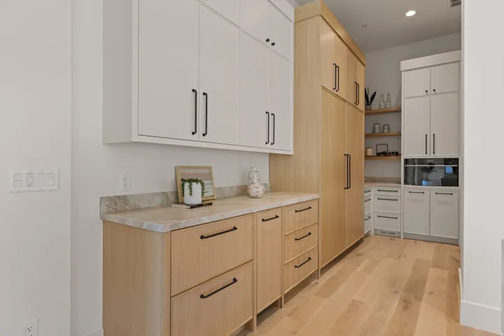 6 E Eastern Peak Cv, Sandy, Utah 84092