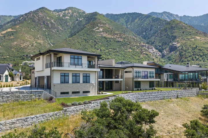 6 E Eastern Peak Cv, Sandy, Utah 84092