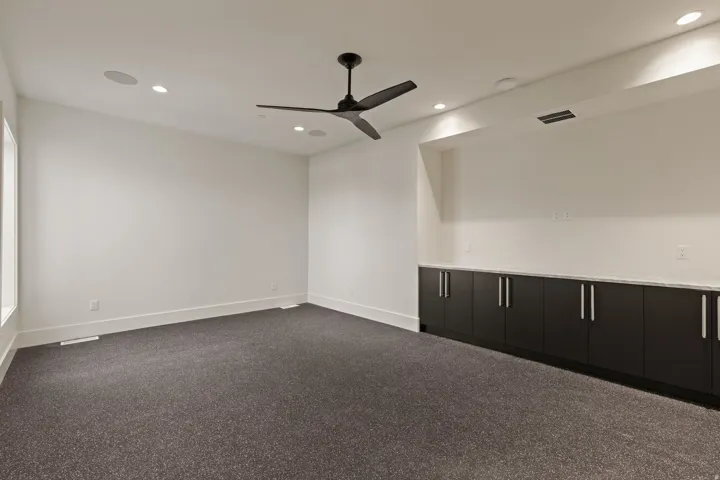 6 E Eastern Peak Cv, Sandy, Utah 84092