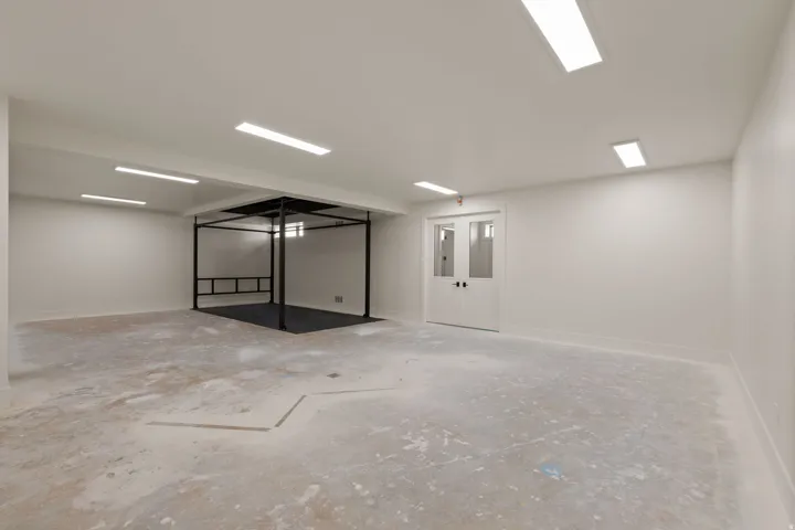 Lower garage with lift