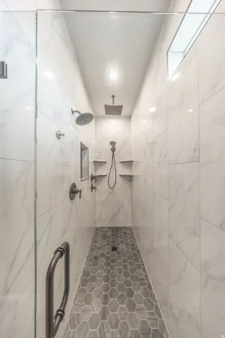 Primary shower
