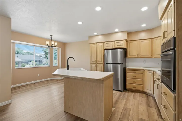 84 Belmore Dr, Kaysville, Utah 84037