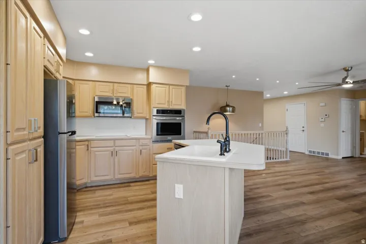 84 Belmore Dr, Kaysville, Utah 84037