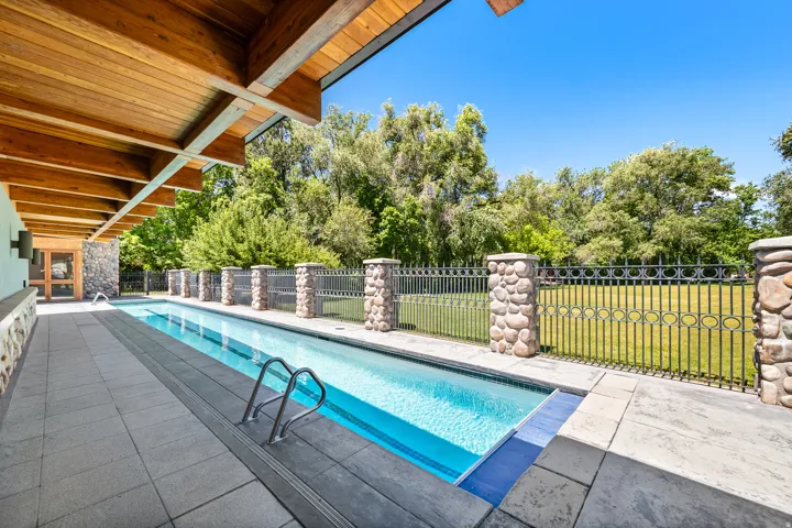 6288 S S Moffat Farm Ln, Murray, Utah 84121