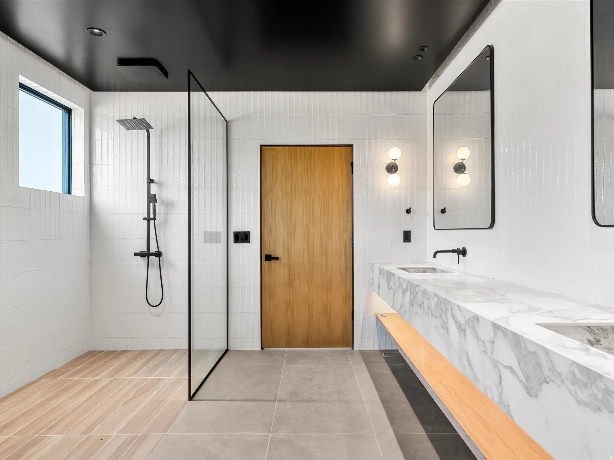Main Level Master En-Suite