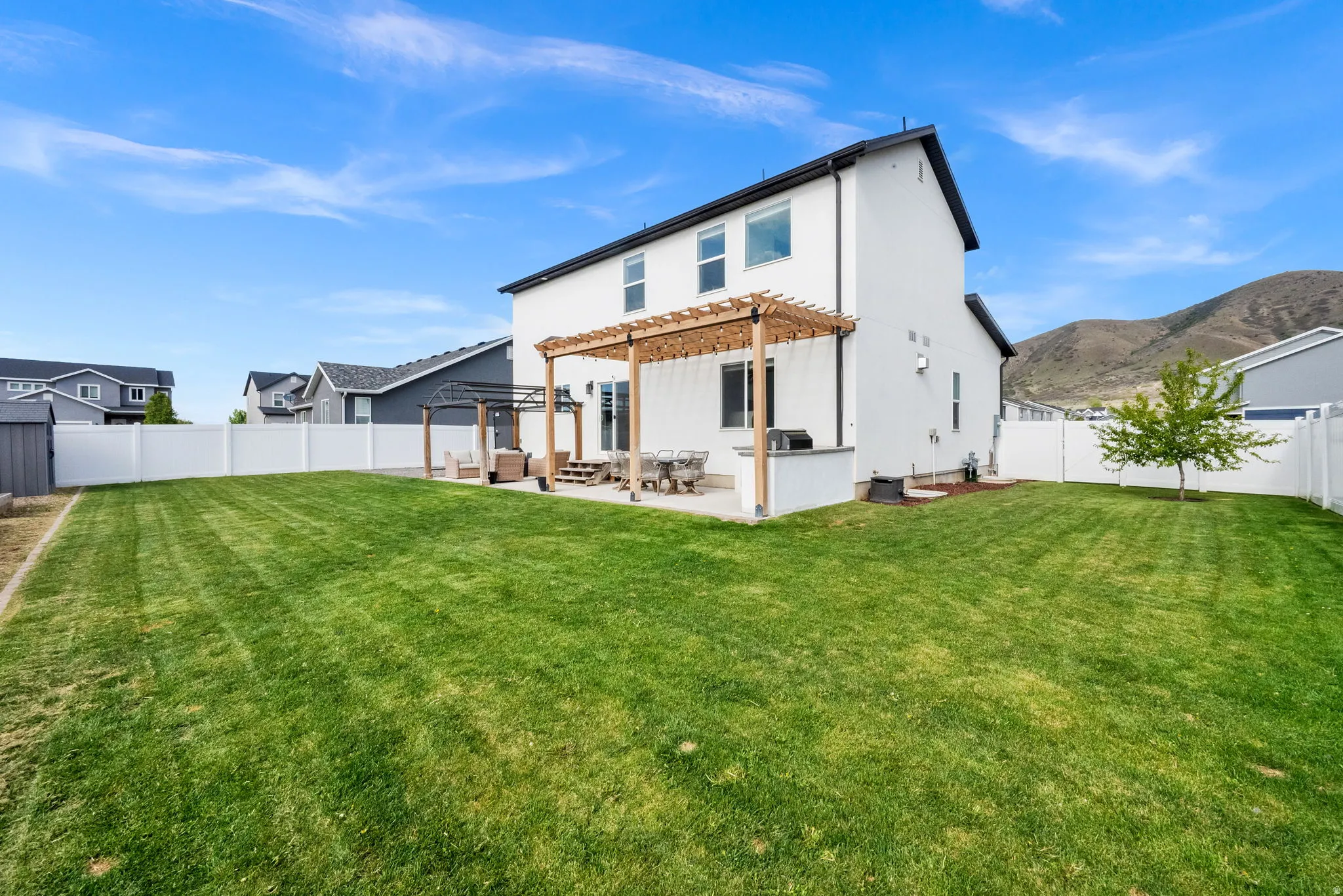 Fully finished, expensive backyard with mountain view's