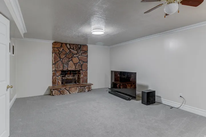 325 S 900 E, Kaysville, Utah 84037