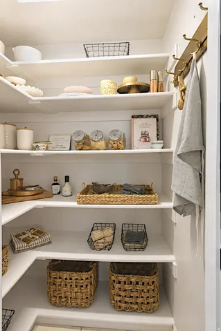 Built-in shelving with L-shaped configuration