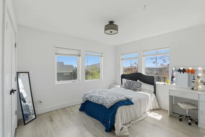3 large bedrooms on level 1