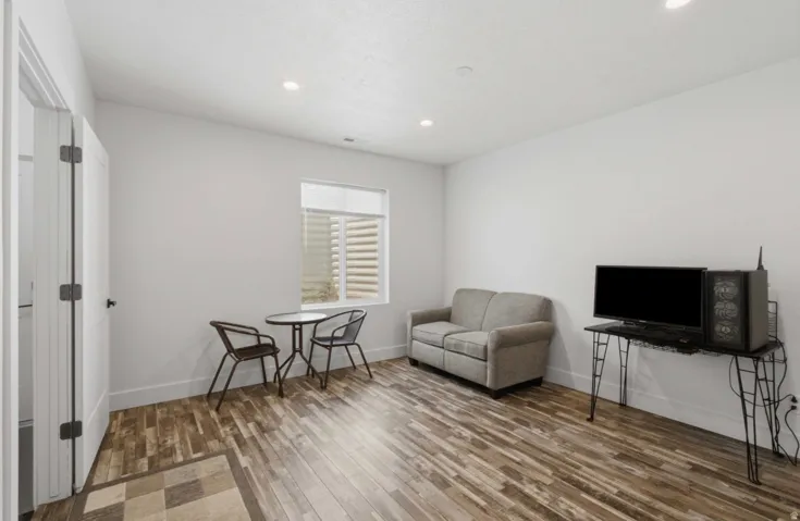 Private, separate entrance to the full ADU. Large foyer, entry space.
