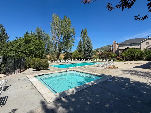 This condo has the best location in the complex right across from the HOA pool, spa, sauna, and clubhouse for easy access year round.