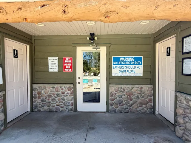 This condo has the best location in the complex right across from the HOA pool, spa, sauna, and clubhouse for easy access year round.