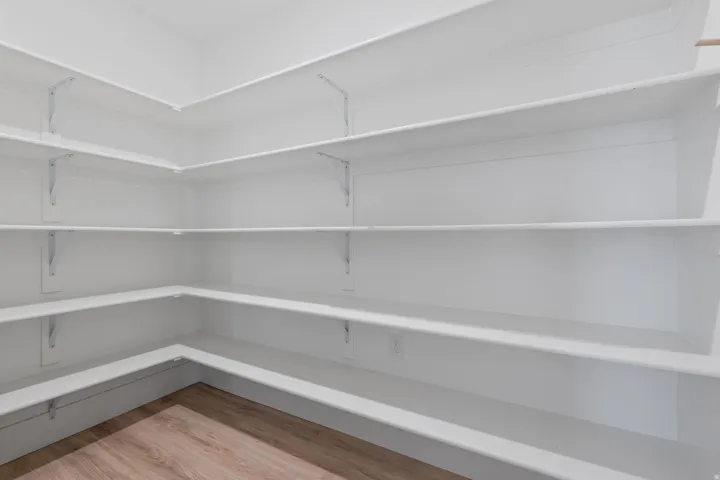 Walk in pantry