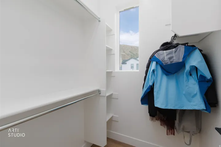 First floor office/bedroom walk-in closet