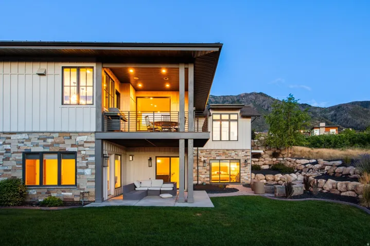 732 S Nebo Cir, Woodland Hills, Utah 84653