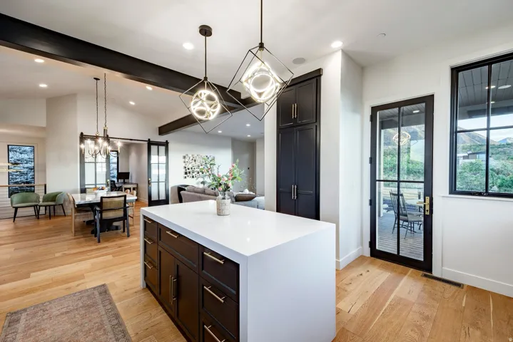 732 S Nebo Cir, Woodland Hills, Utah 84653