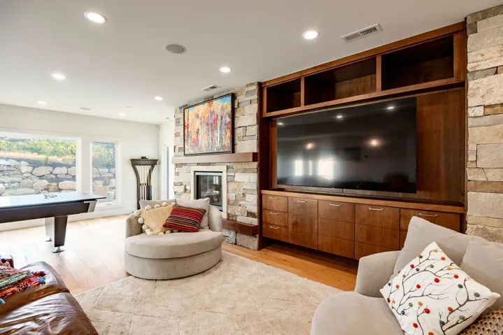 732 S Nebo Cir, Woodland Hills, Utah 84653